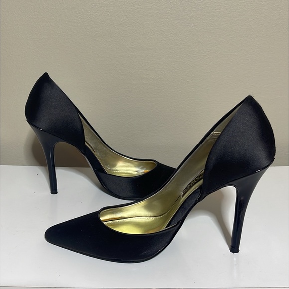 Shoes - Live from the red carpet/ Black Heals/ size 8/ good condition